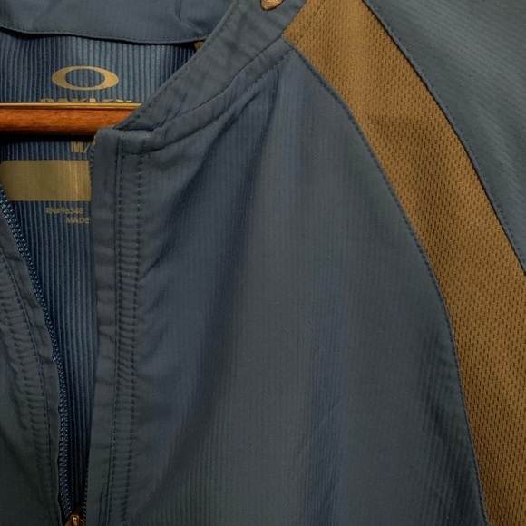 Oakley Short Sleeve Quarter Zip Golf Windbreaker - Picture 4 of 5
